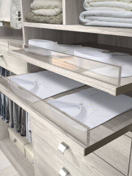 Installation d'un dressing par des professionnels de l'aménagement à Toulon dans le Var