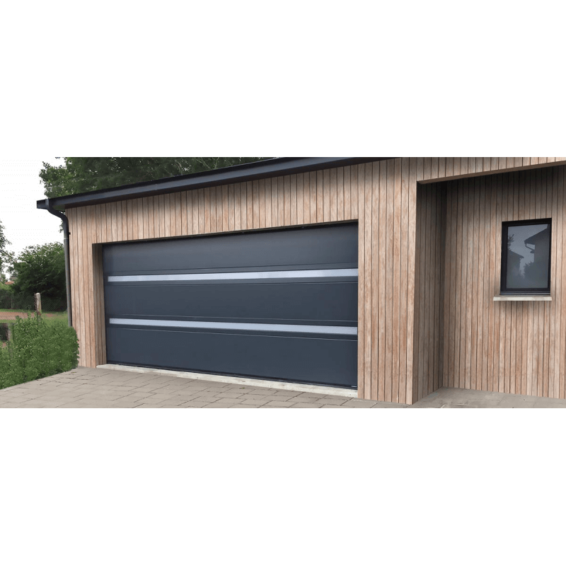 Installer une porte de garage grande taille sur mesure dans le 83