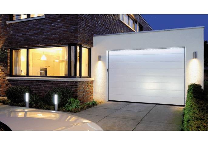 Faire poser une porte de garage sectionnelle à La Garde dans le 83